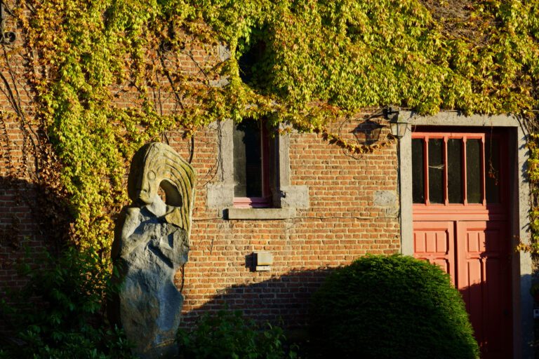 statue mur porte château ferme de Petit Leez Denis Closon