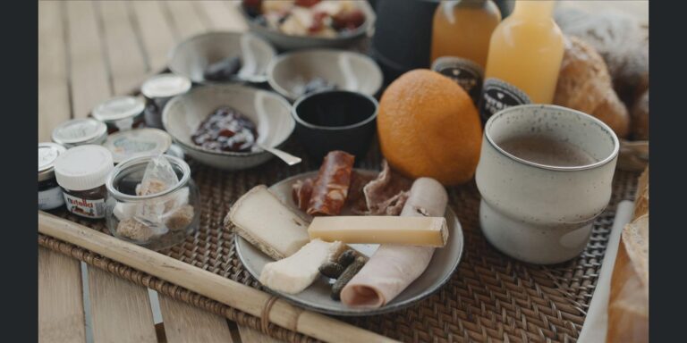 Petit-déjeuner chambre d'hôte Comme chez Soye