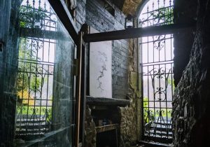 FLO Grotte entrée château