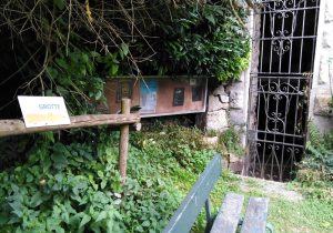 Accès des grottes
